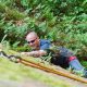 Un homme escalade le Pas Bayard